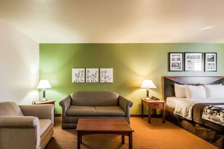 Room 22 of 44