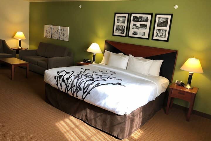 Room 8 of 44