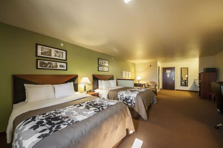 Room 6 of 44