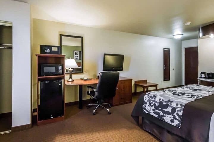 Room 16 of 44