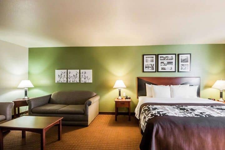 Room 25 of 44