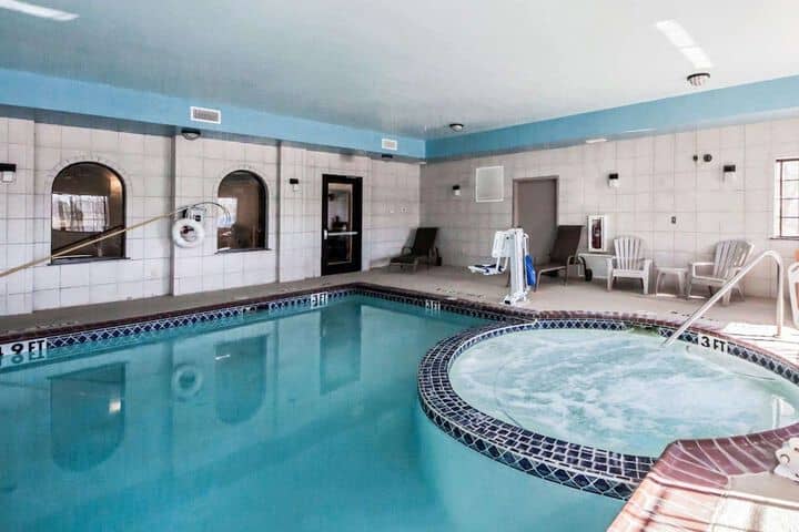 Pool 32 of 44