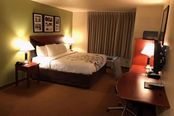 Room 9 of 44