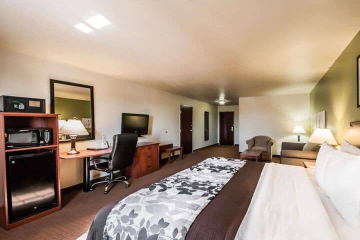 Room 28 of 44